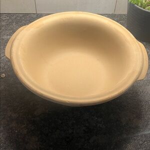 Stoneware baking bowl Pampered chef Can use inverted too as a roaster cover